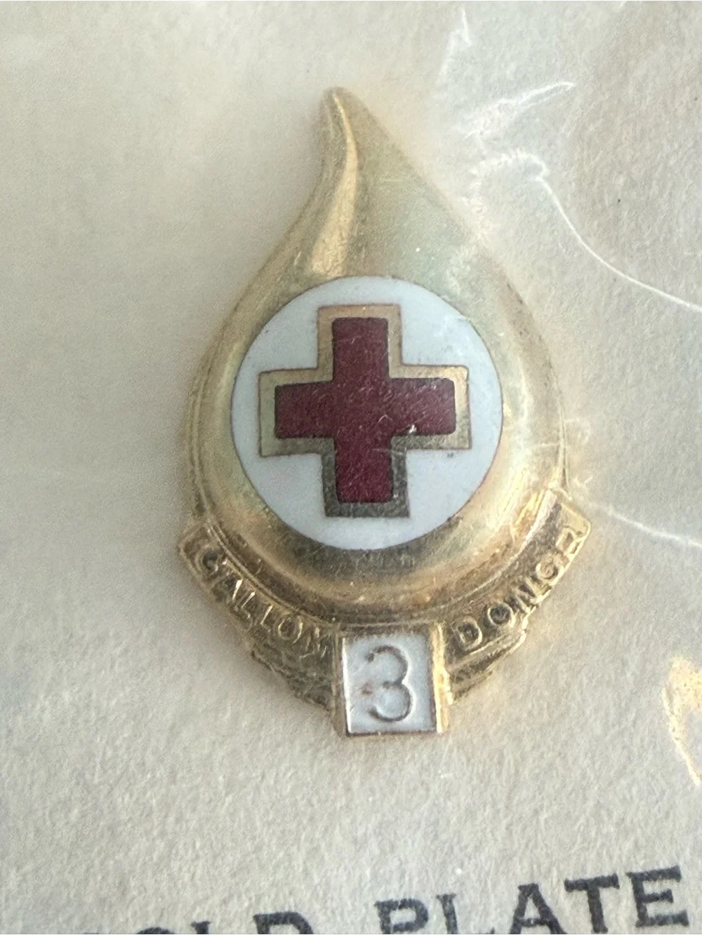 Vintage 3 Gallon Blood Donor Pin Gold Plate Red Cross Enamel Original Card